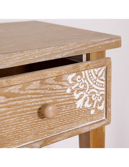 Recibidor de madera con tres cajones decorados