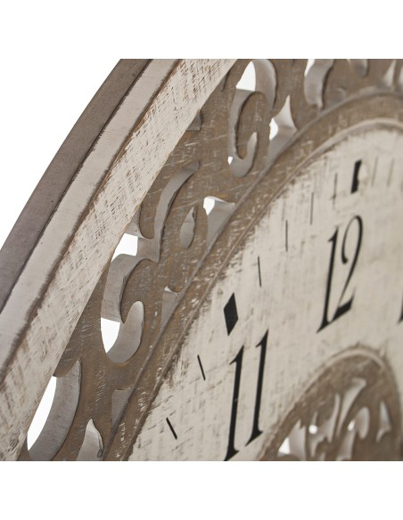 Reloj de madera con diseño artesanal estilo mandala calado.