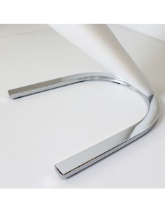 Silla tapizada con base en acero cromado 2