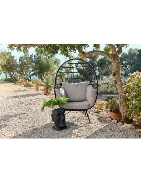 Sillón jardín metal ratán sintético negro.