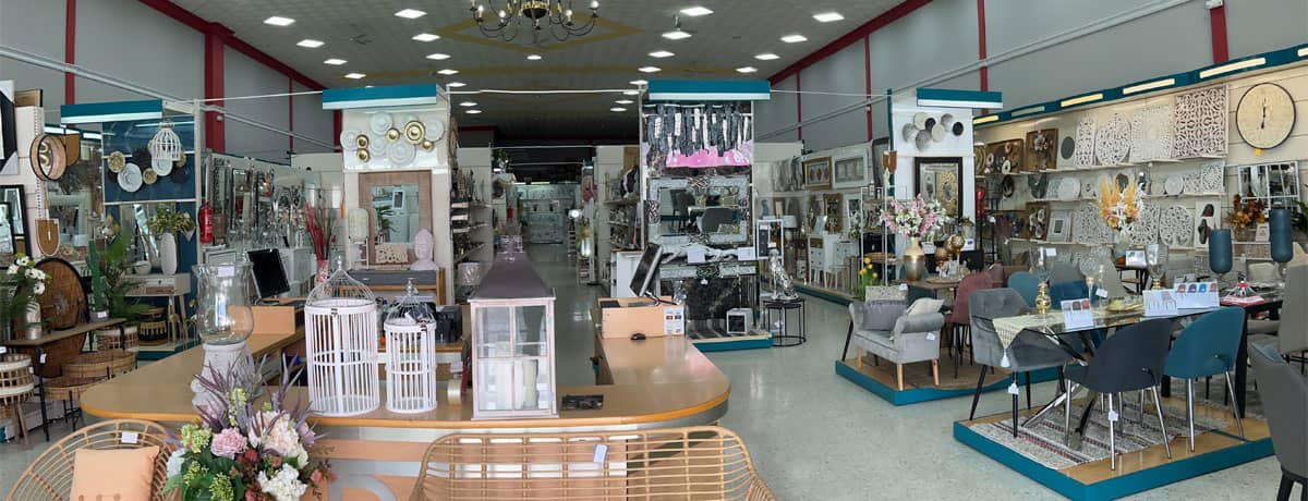 Vista panorámica de la tienda de decoración deseos detalles en córdoba